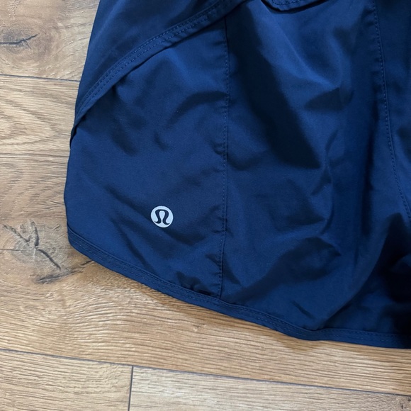 Lululemon Running Shorts Navy 2.5” Lined Zip Pockets Women’s XS 2 - Picture 4 of 5